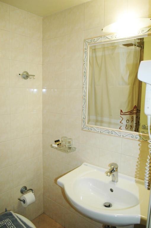 Hotel Omiros 3*